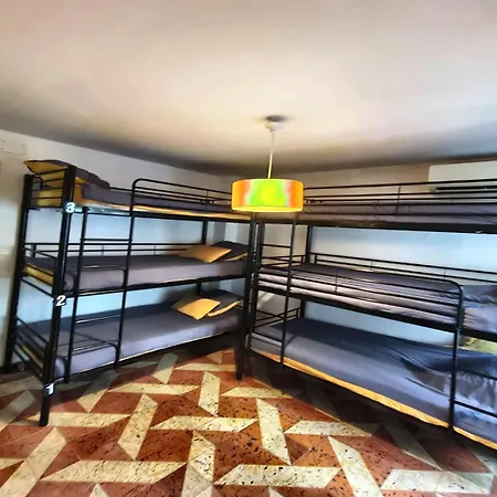 旅馆 Hostel-elisee-perpignan *