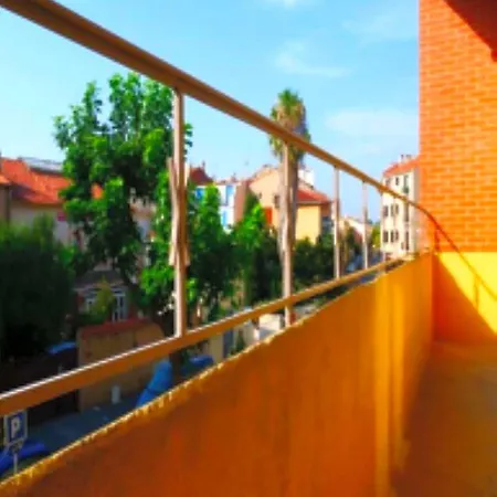 Hostel-elisee-perpignan 佩皮尼昂
