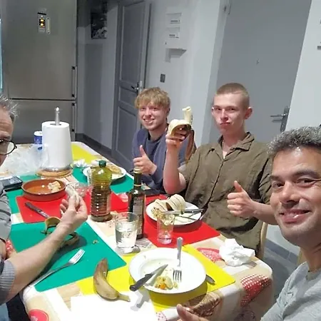 Hostel-elisee-perpignan 旅馆 *
